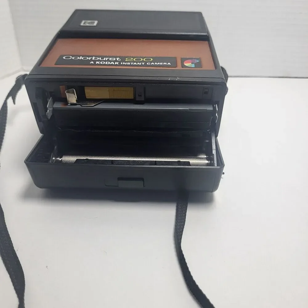 Vintage 1970`s Kodak Colorburst 200 Instant Camera With Neck Strap Film Photo